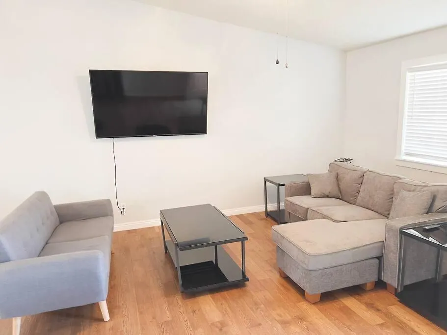 Holiday home Henderson Home With Great Amenities